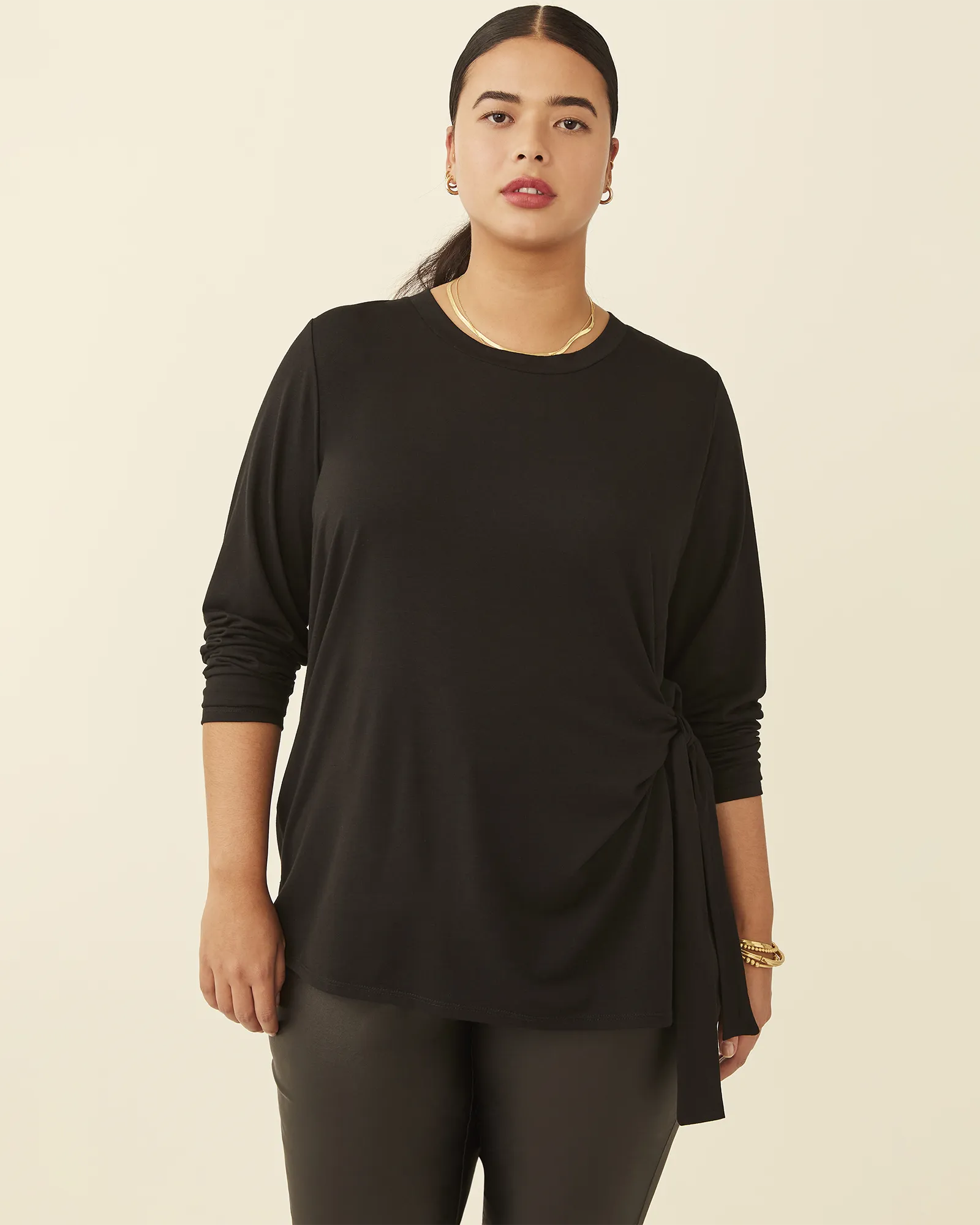 Ezra Long-Sleeve Side-Knot Tee | Black