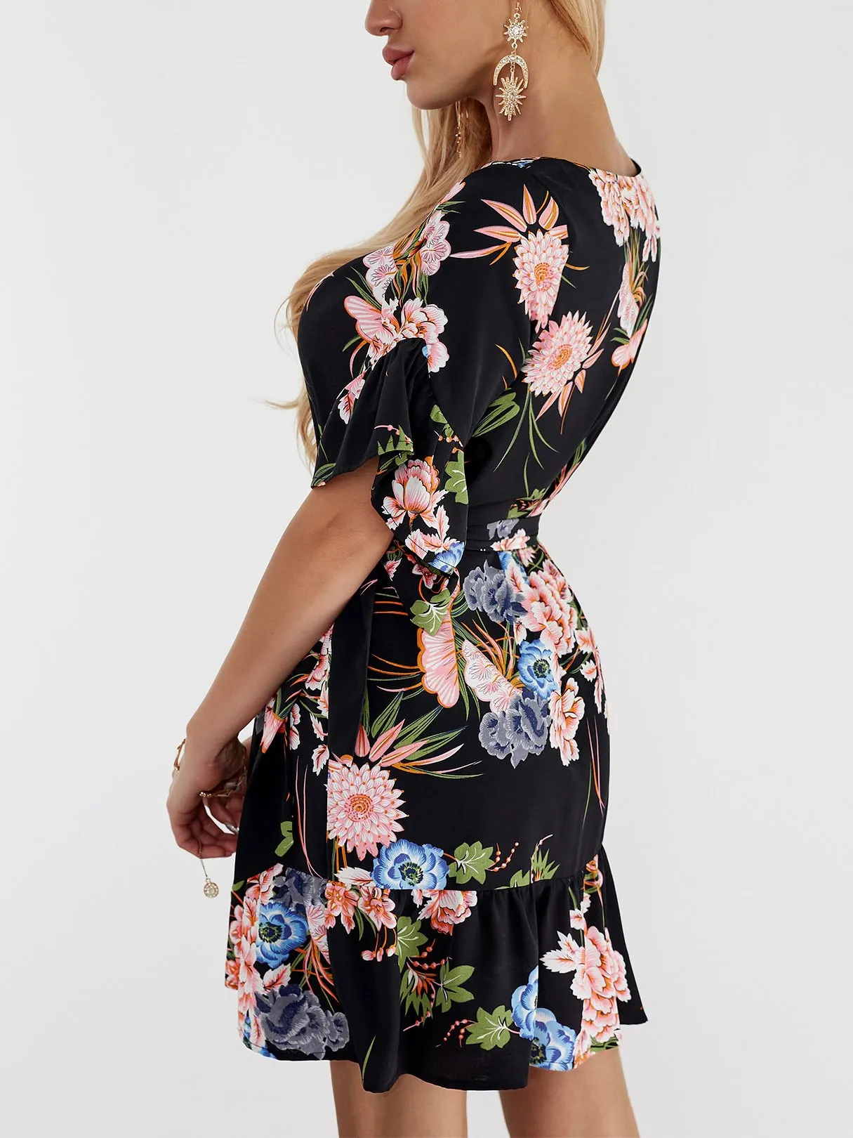 Wholesale Black Round Neck Short Sleeve Floral Print Self-Tie Flounced Hem Dresses