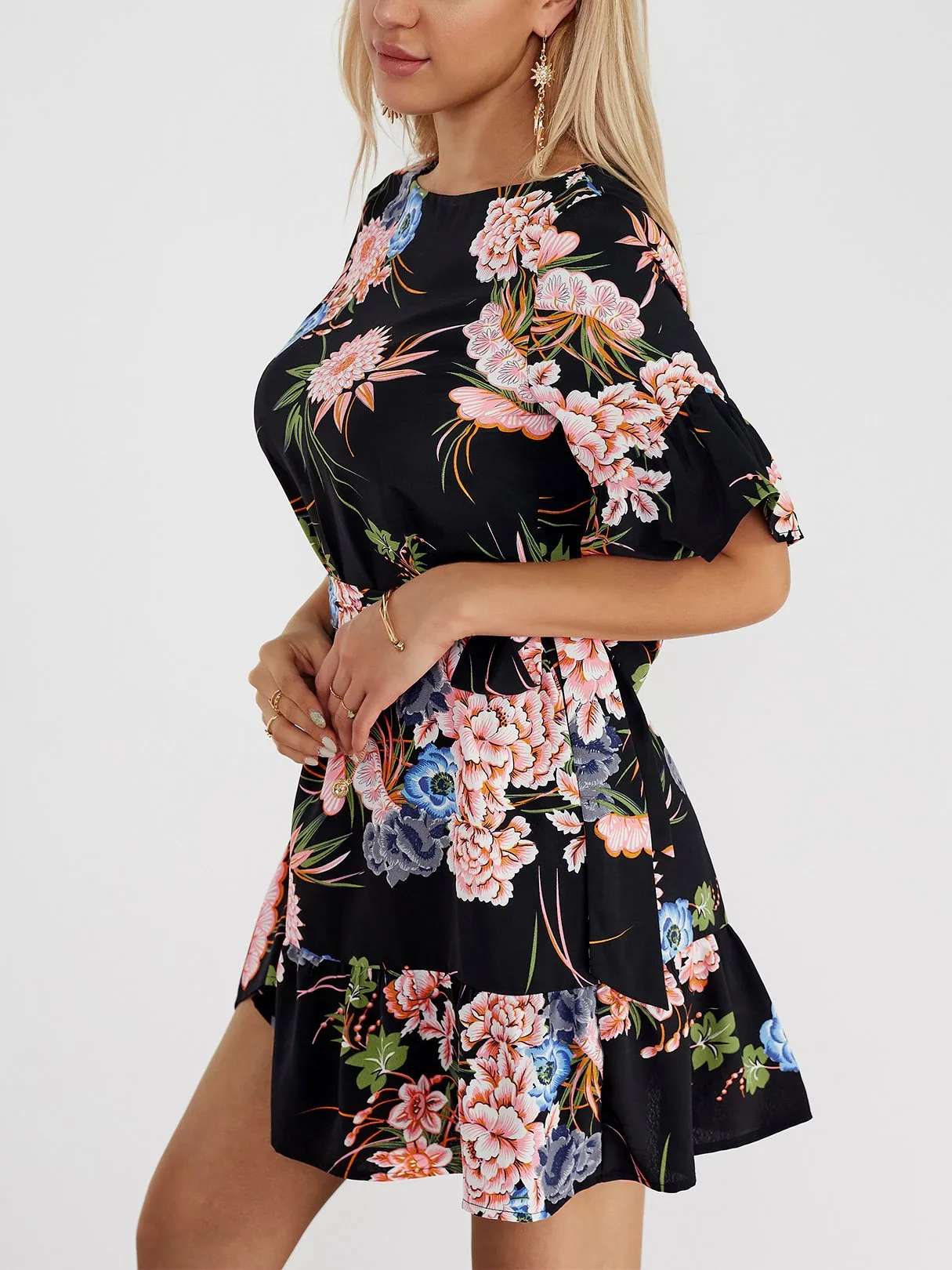 Wholesale Black Round Neck Short Sleeve Floral Print Self-Tie Flounced Hem Dresses