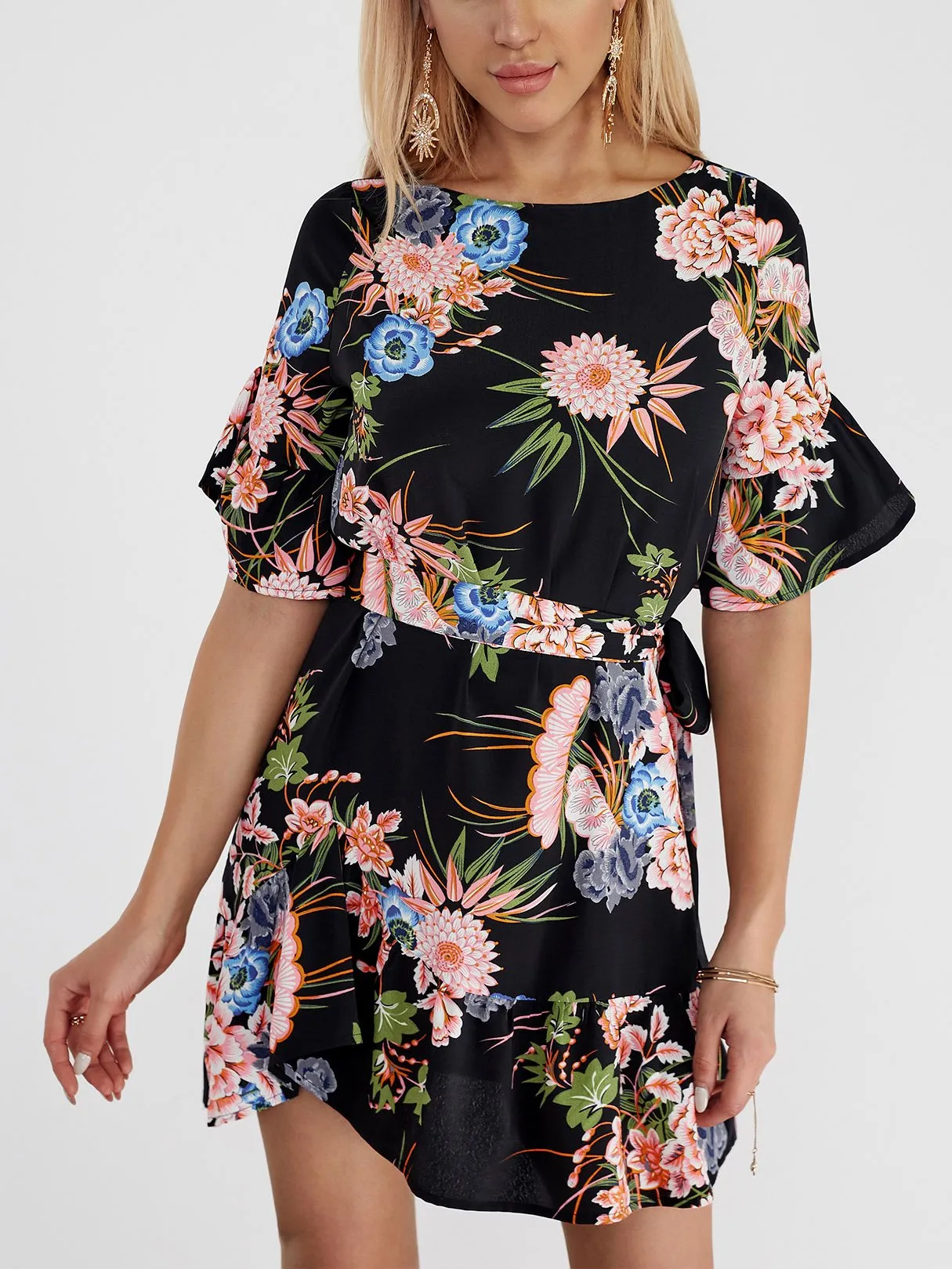 Wholesale Black Round Neck Short Sleeve Floral Print Self-Tie Flounced Hem Dresses