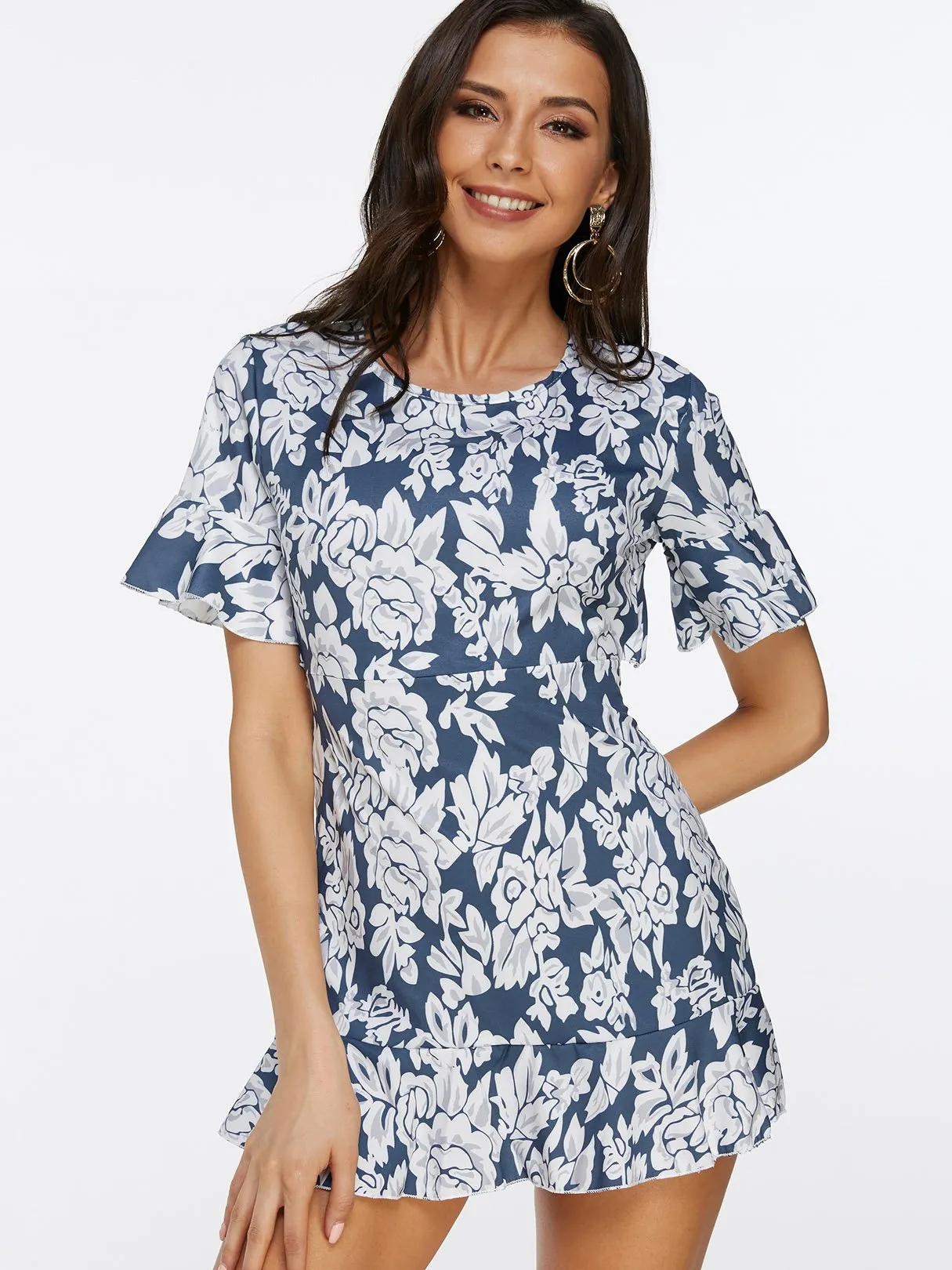 Wholesale Blue Round Neck Short Sleeve Floral Print Backless Flounced Hem Dresses